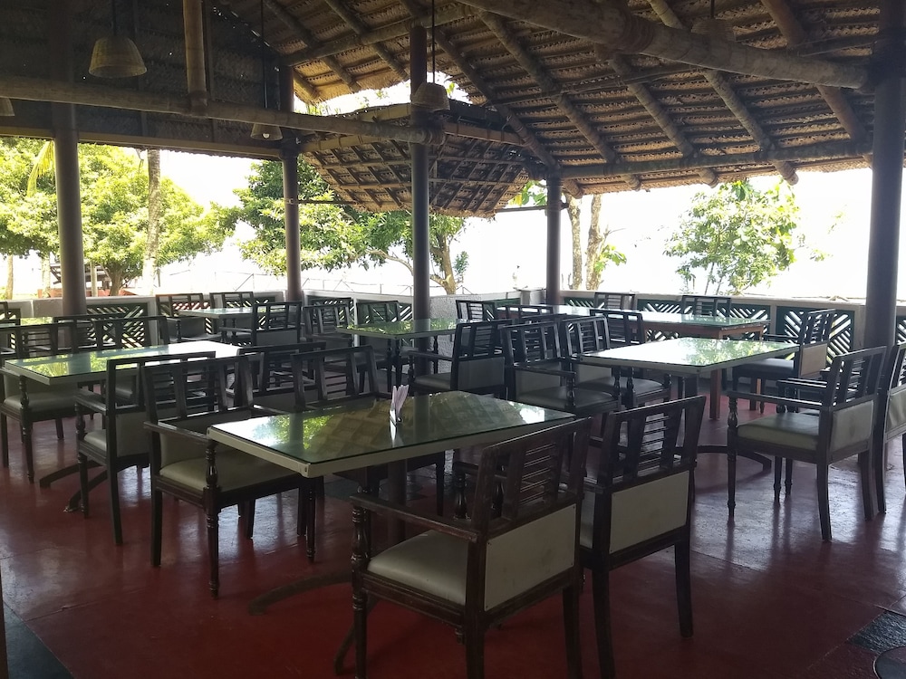 Blooming Bay - Clifftop Beach Resort