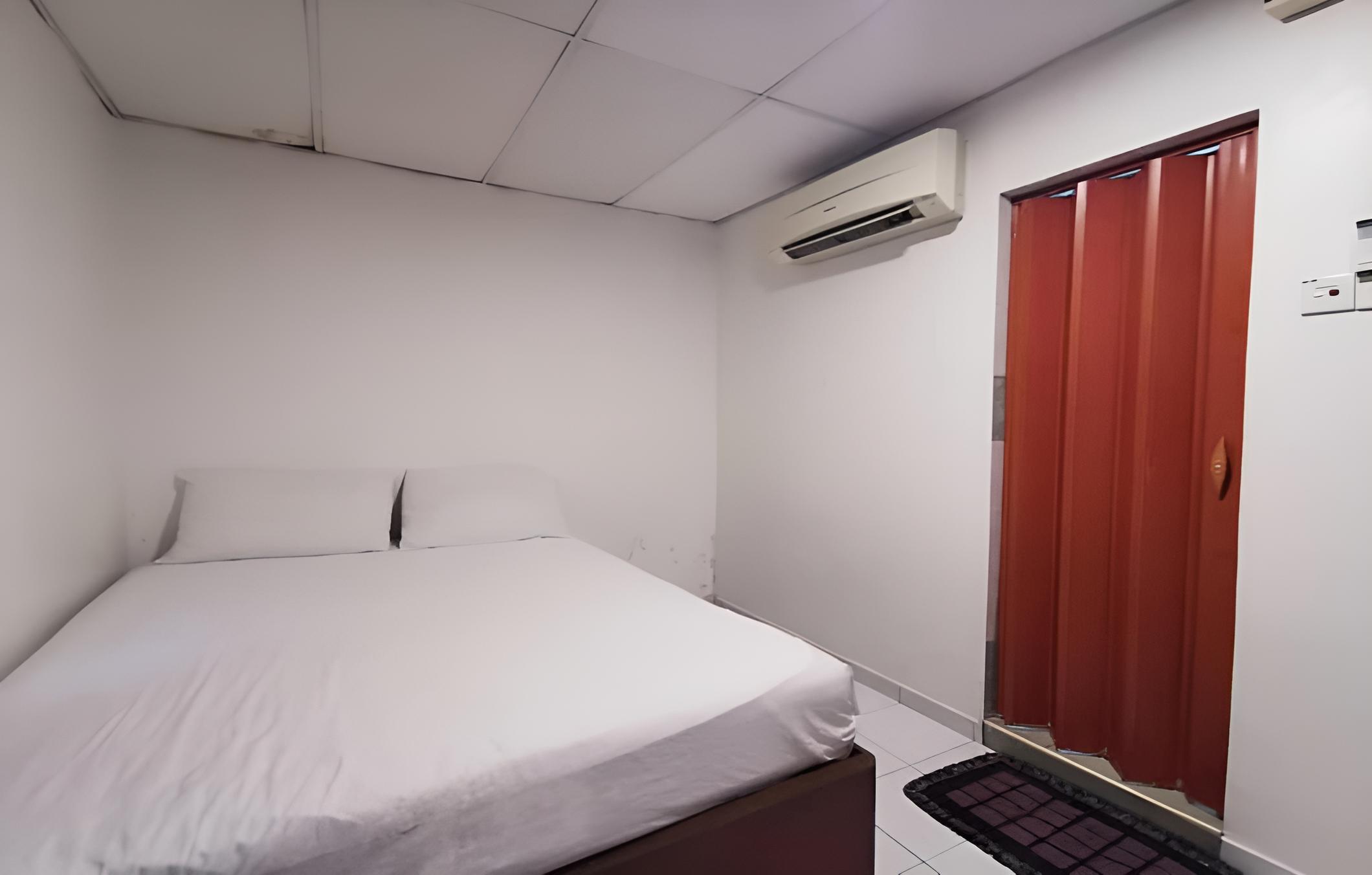 OYO 90273 Mz Hotel