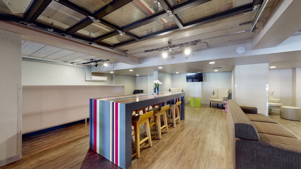 voco College Station Aggieland by IHG