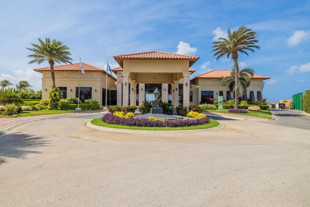 2br2ba Townhome With Pools GYM Gold Coast
