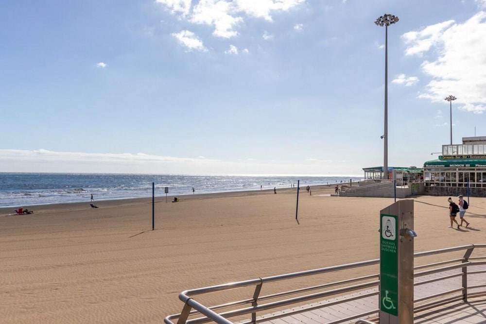 Renovated Apartment by the Sea in Playa del Ingles