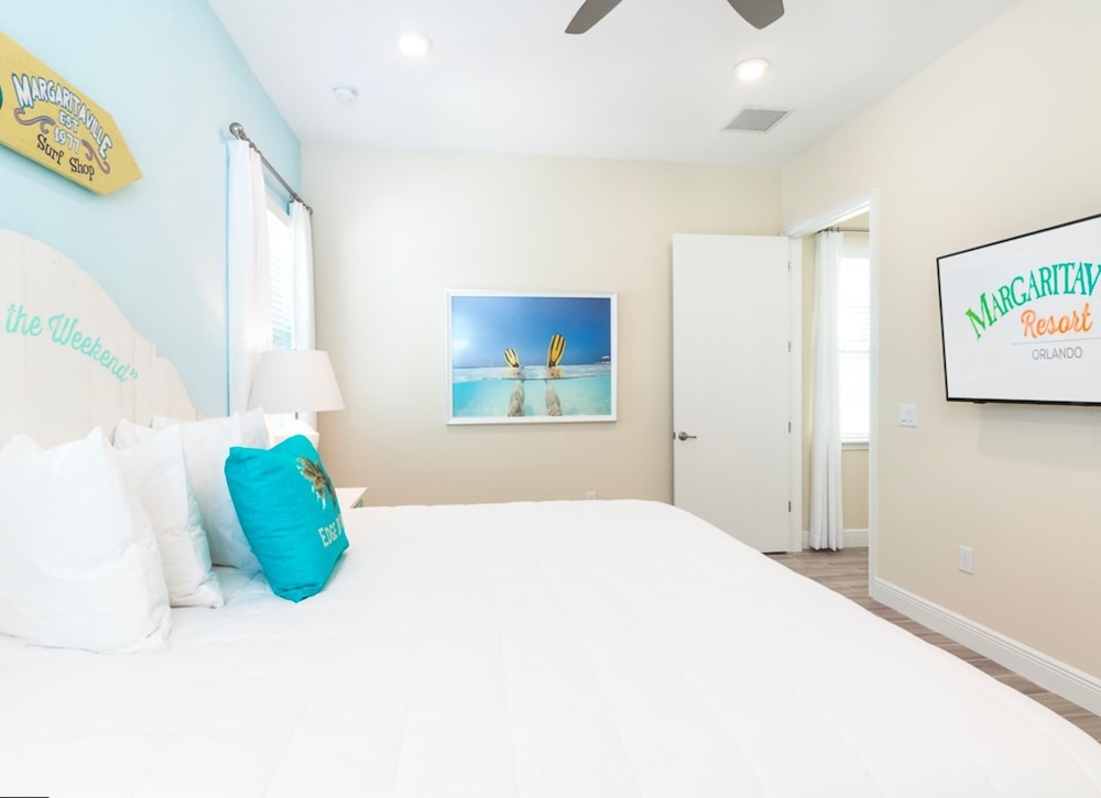 Parrotfish Place Stay for 6!