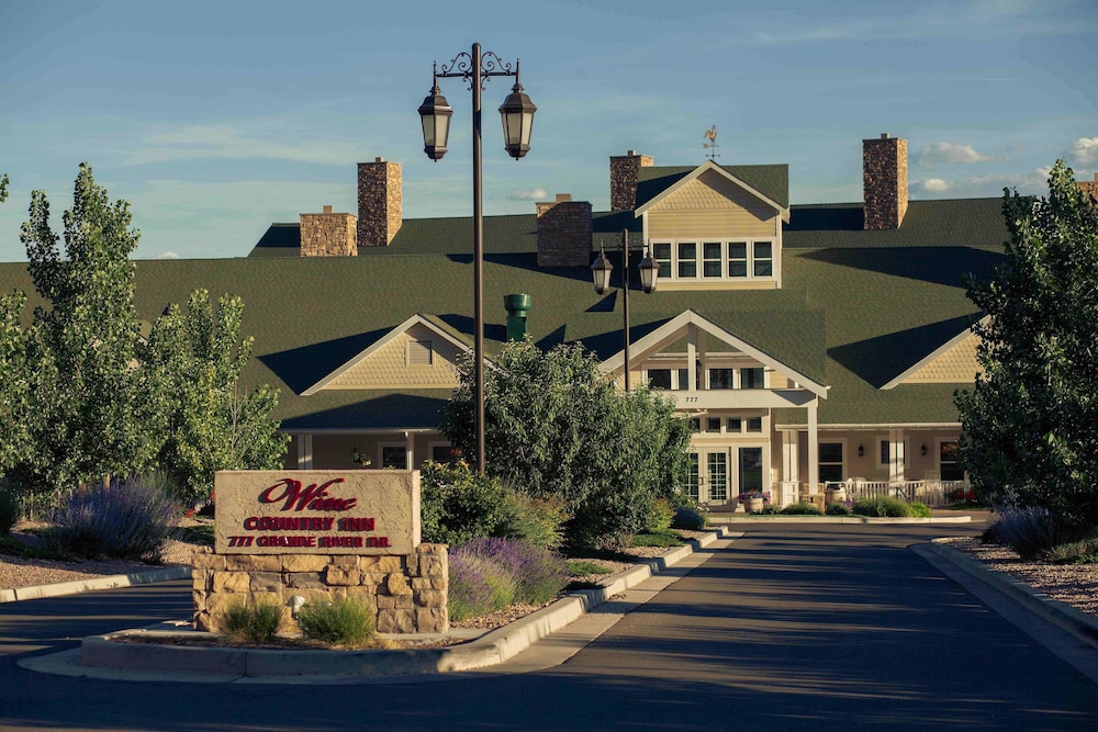 Hotel Wine Country Inn Palisade - Image 1