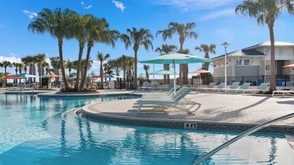 Lux Family Home in Exclusive Windsor Island Resort