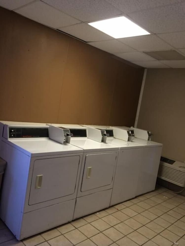 New SunFlower Inn
