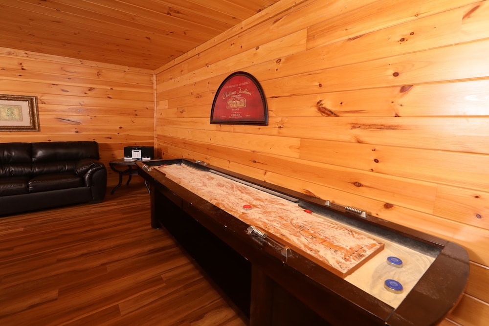 Mayberry - Three Bedroom Cabin view 5