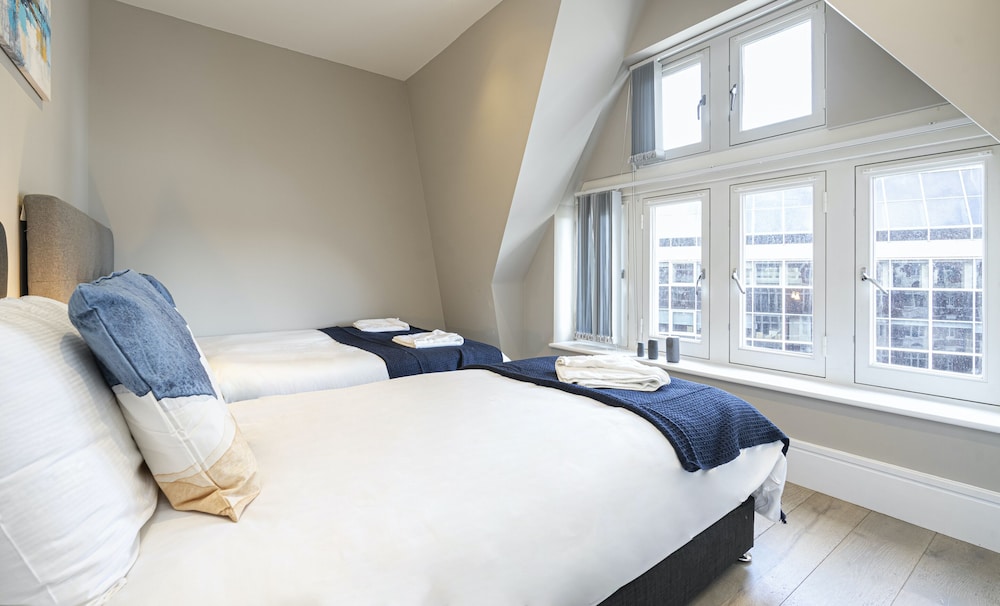 Superb Apartments opp Edgware Rd Station