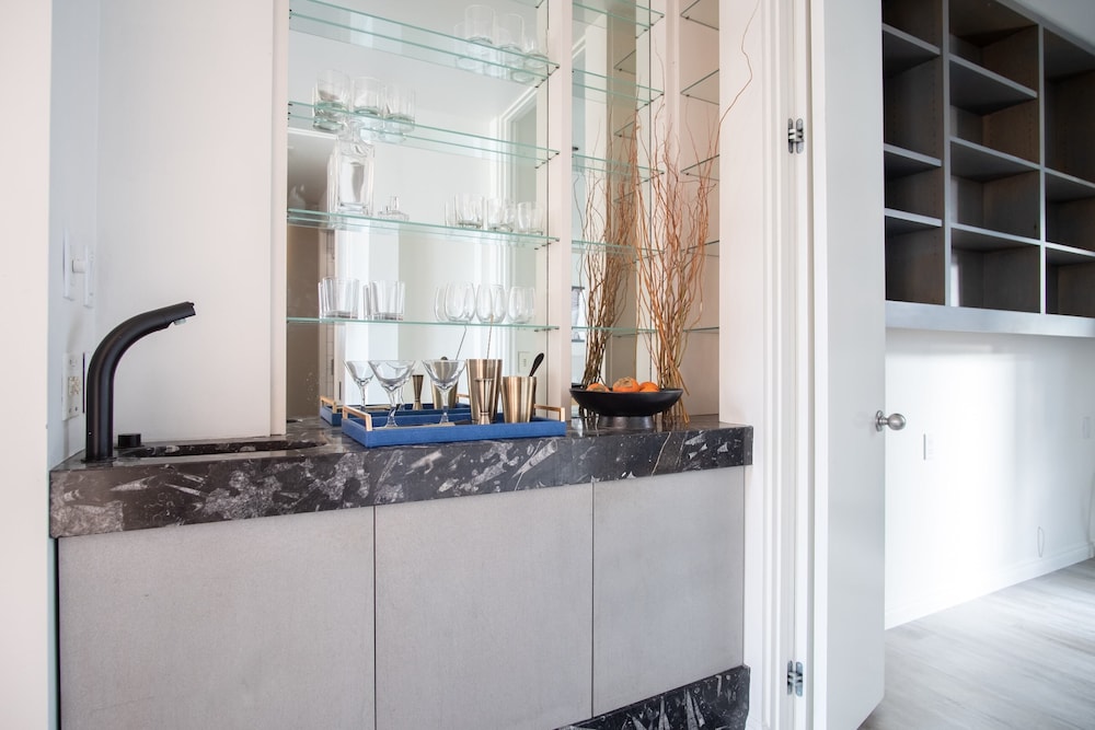 Balboa I by Avantstay - Stylish Condo Balboa Park Adjacent w/ Views! view 2