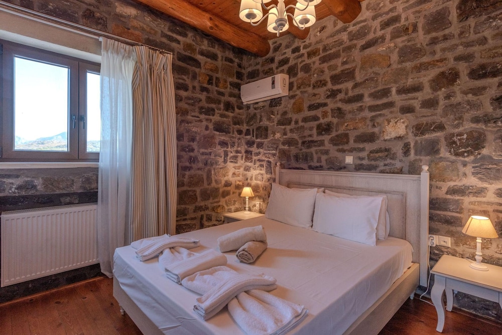 Villa Vilana With Private Pool