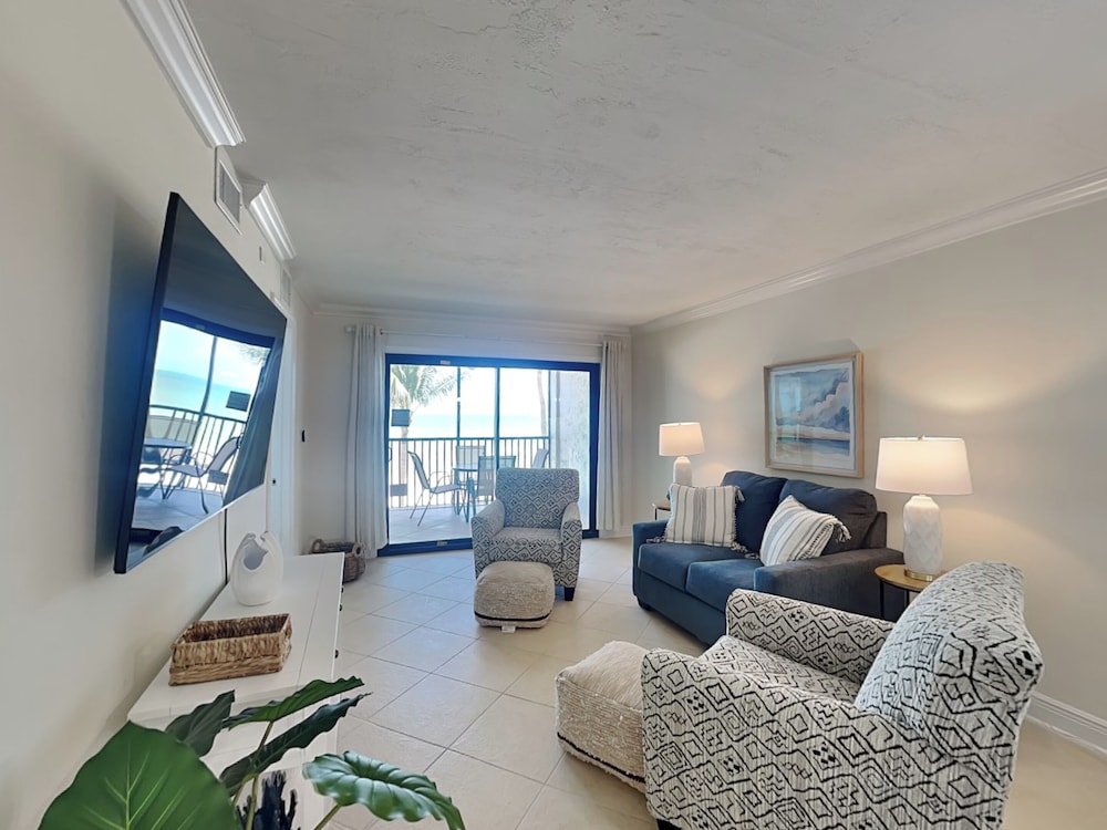 Seaside 2 by Distinctive Beach Rentals