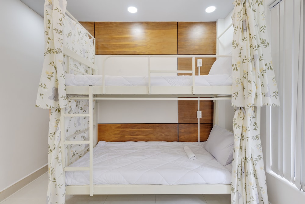 Saigon Authentic Hostel & Tours