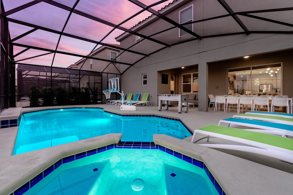 Solterra Resort - Luxury 10 Bedroom Homes - Image 2