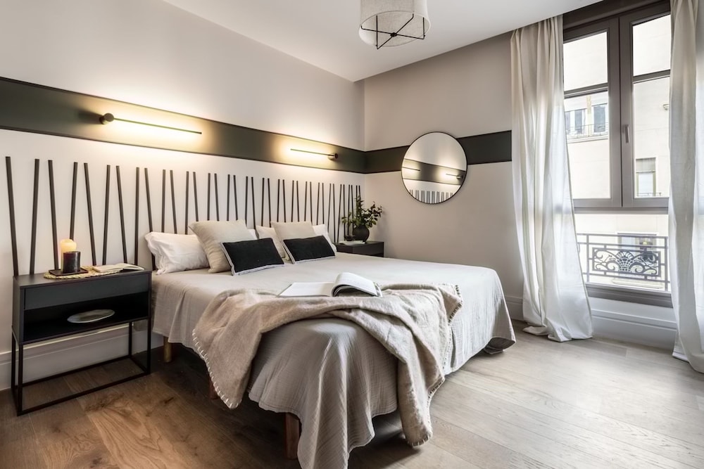 Lusciano - 2 Bedrooms Pool and gym in Almagro