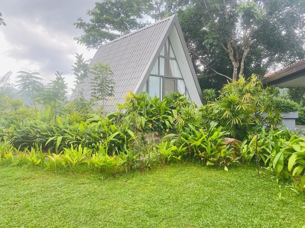Rain Drops Wellness Villa Sinharaja