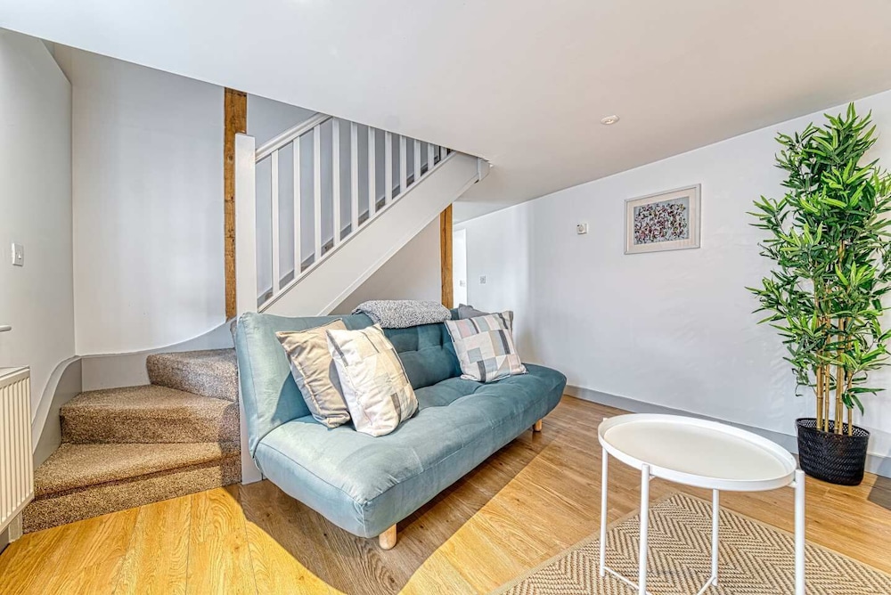 Host Stay Bridgepoint House