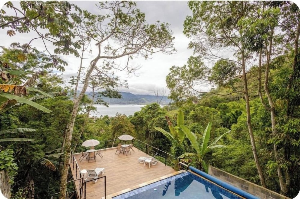 Yumi Chalés Ilhabela