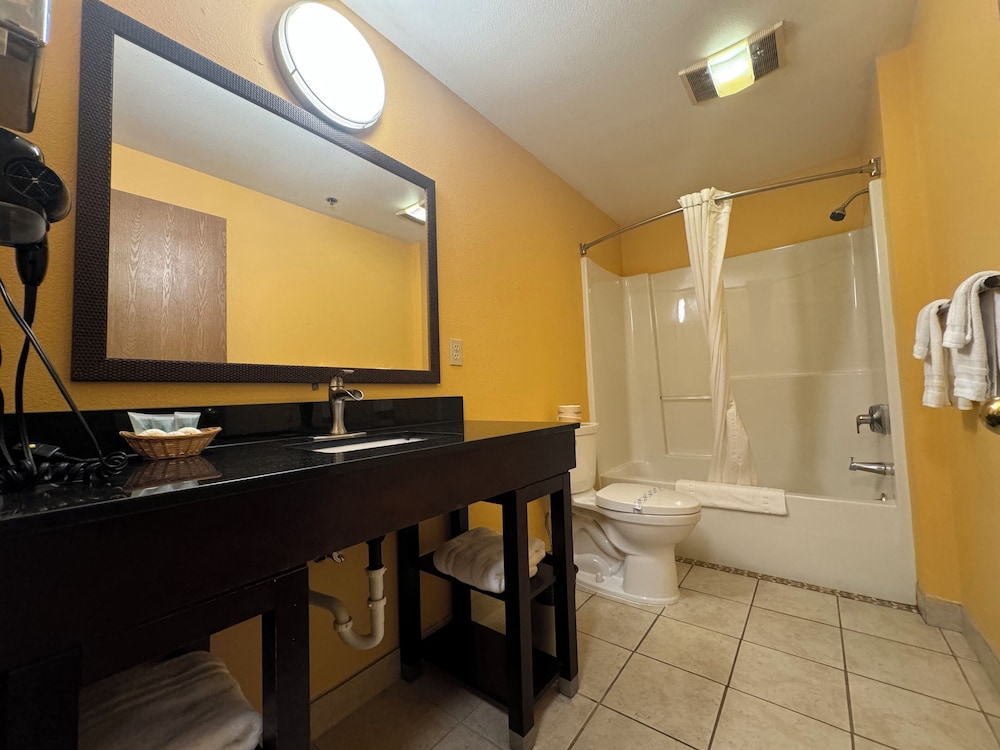 The Royal Victorian Motel