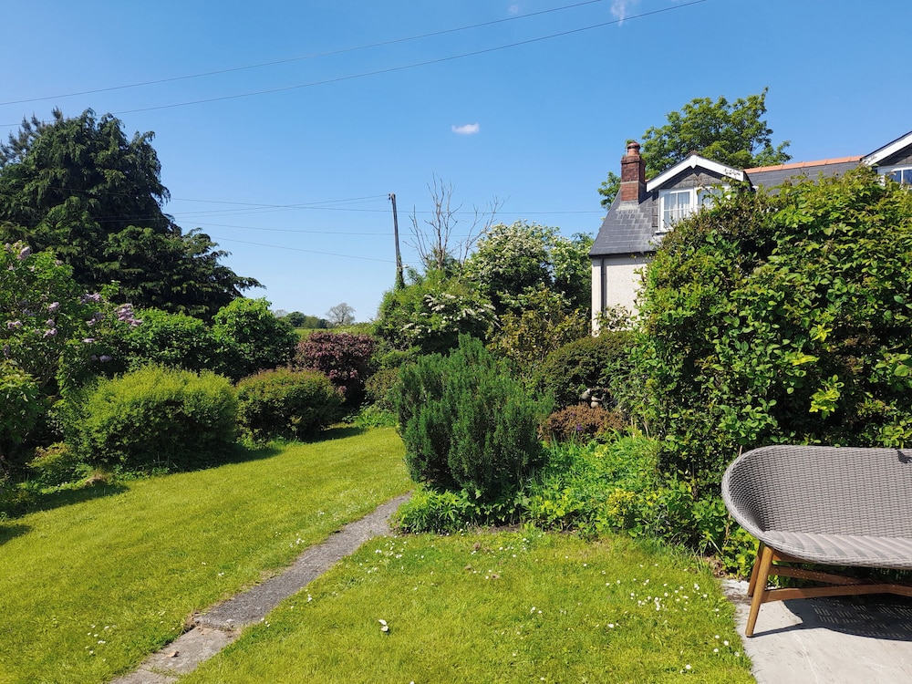1 Cheriton Row