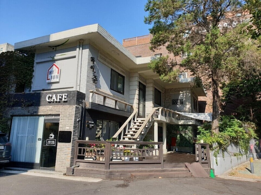 Hi Jun Guesthouse