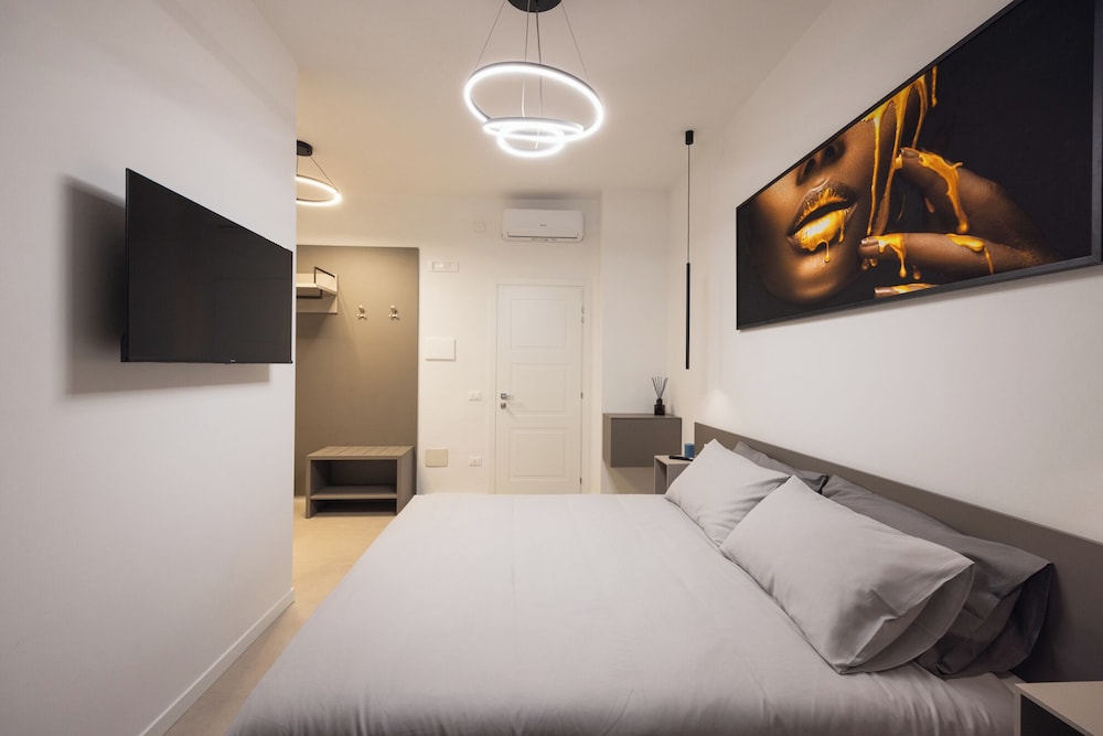 Luxury Station Suite