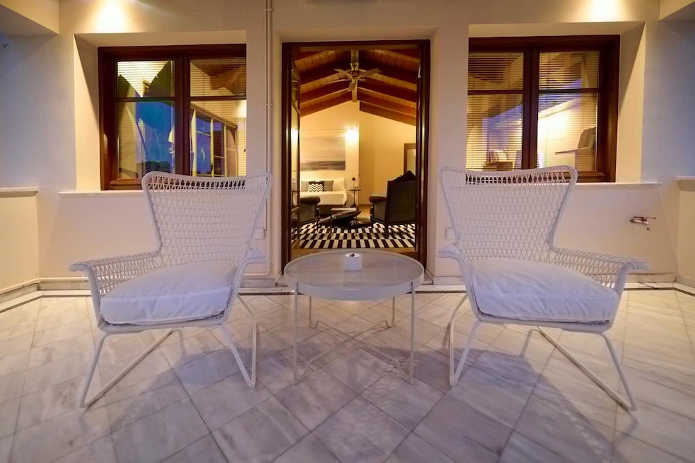 Ma Maison Downtown Villa N 8 Indoor Heated Pool
