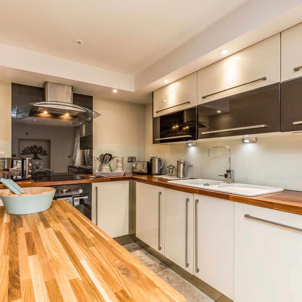 Stylish 3 Bed With Double Carport