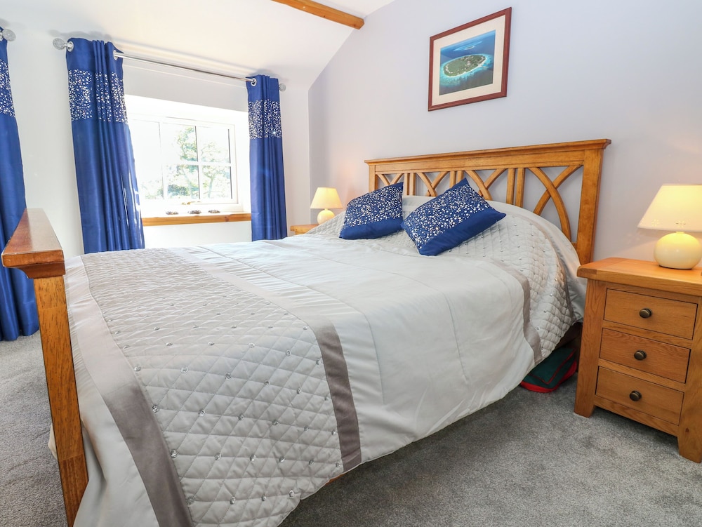 Moorhen House