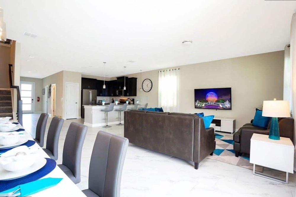 Spacious 7BR w Pool Spa Game Room Near Disney