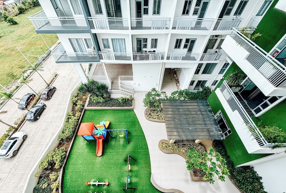 A Minimalist Urban Retreat