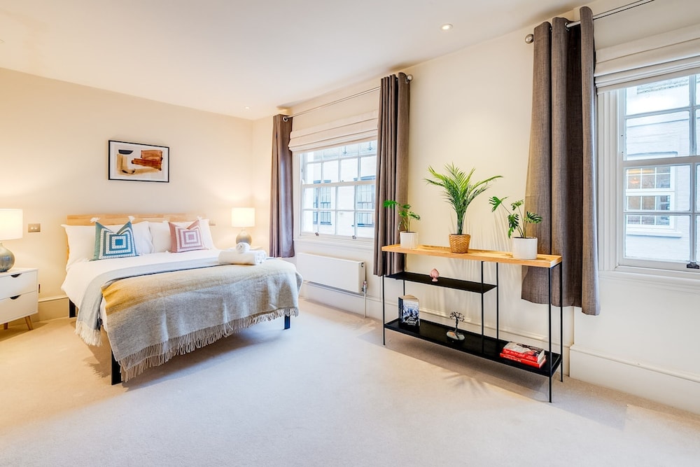 Charming Spacious 5 Bed Mews House - Kensington