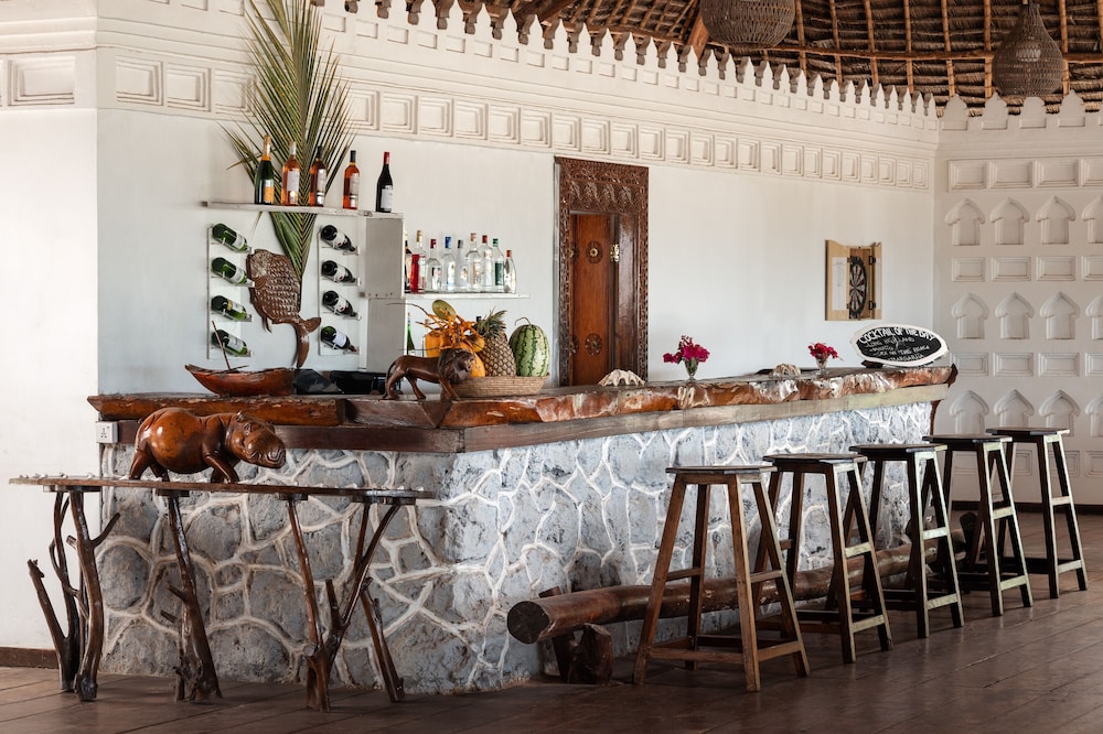 Hakuna Majiwe Beach Lodge