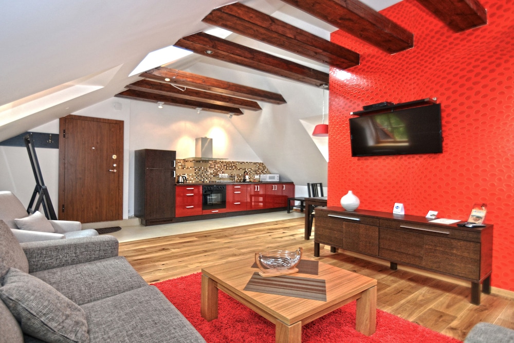 Hotel Rentida Apartments - Image 1