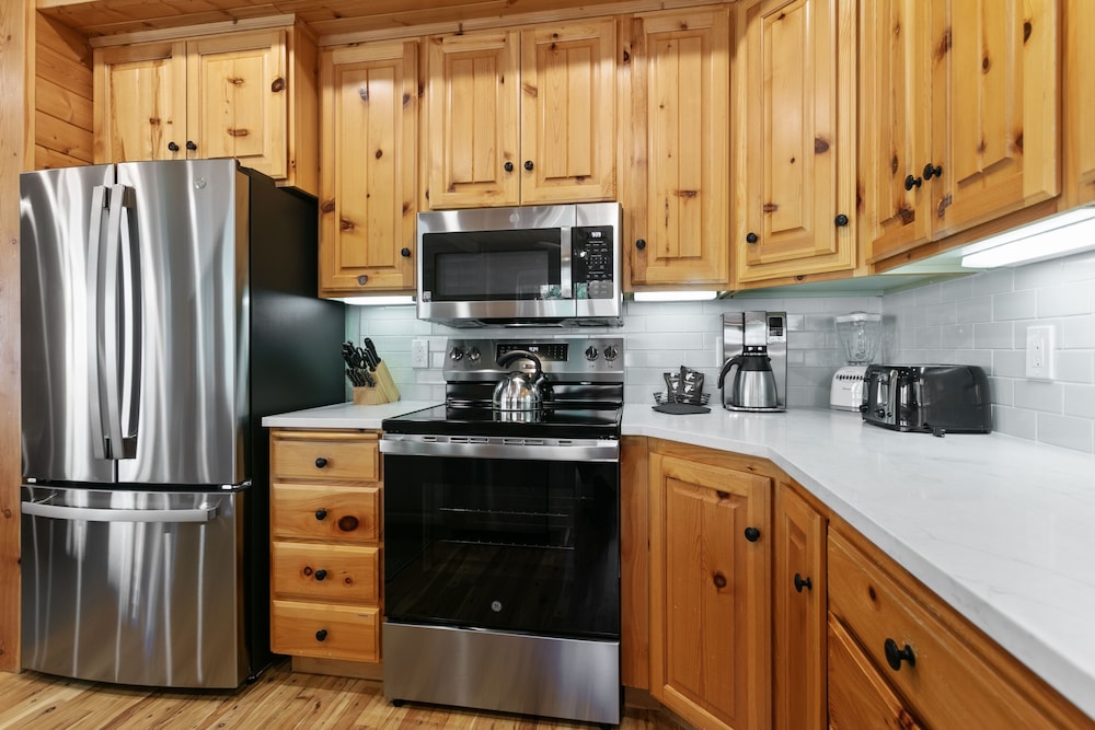 Bristlecone at Deer Valley Resort - Three Bedroom Condo with Hot Tub #201 3 Condo