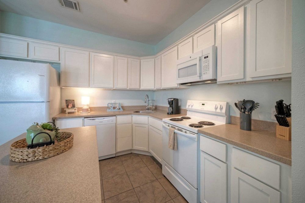 9 Costa Bahia Condos Sleeps 48 + Pool Minutes to the Beach