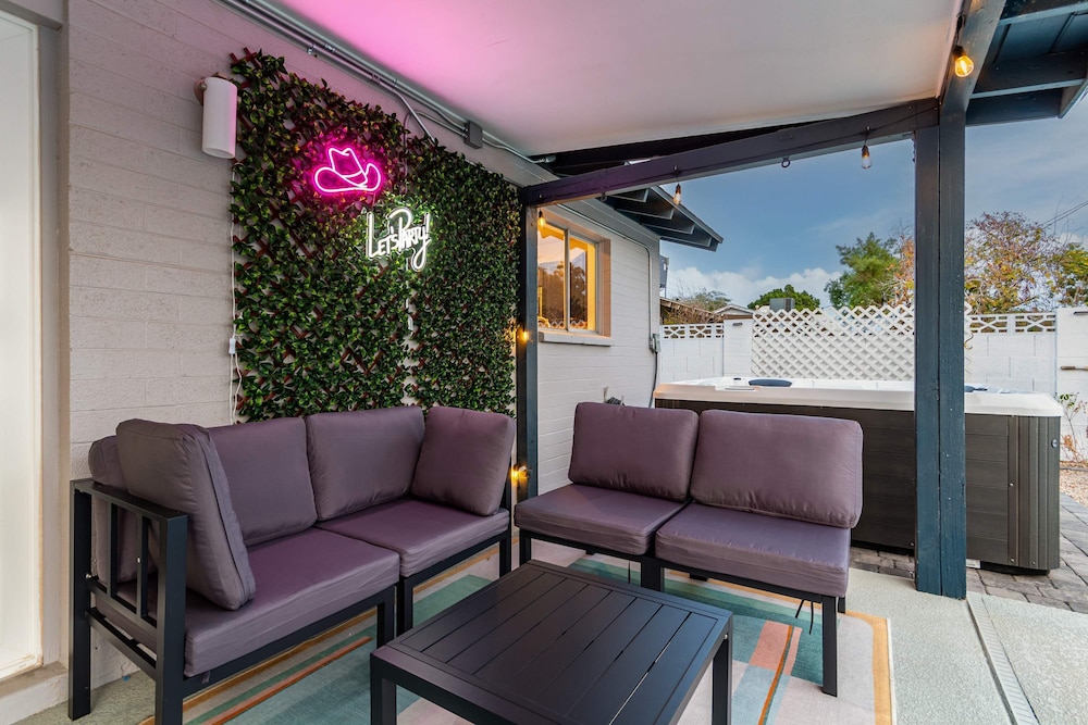 NEW The Mesquite Retreat on Oak Entertainers Oasis