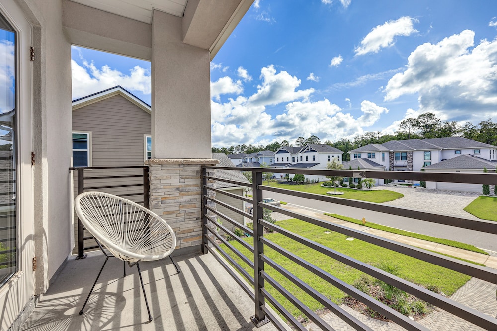 < 20 Mi to JAX Beach + Game Days: Upscale Retreat