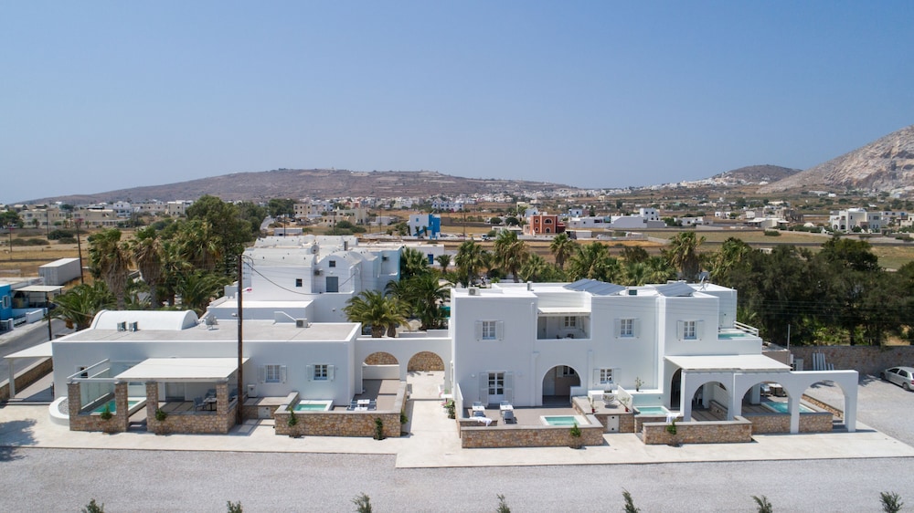 Hotel De_naxia Suites