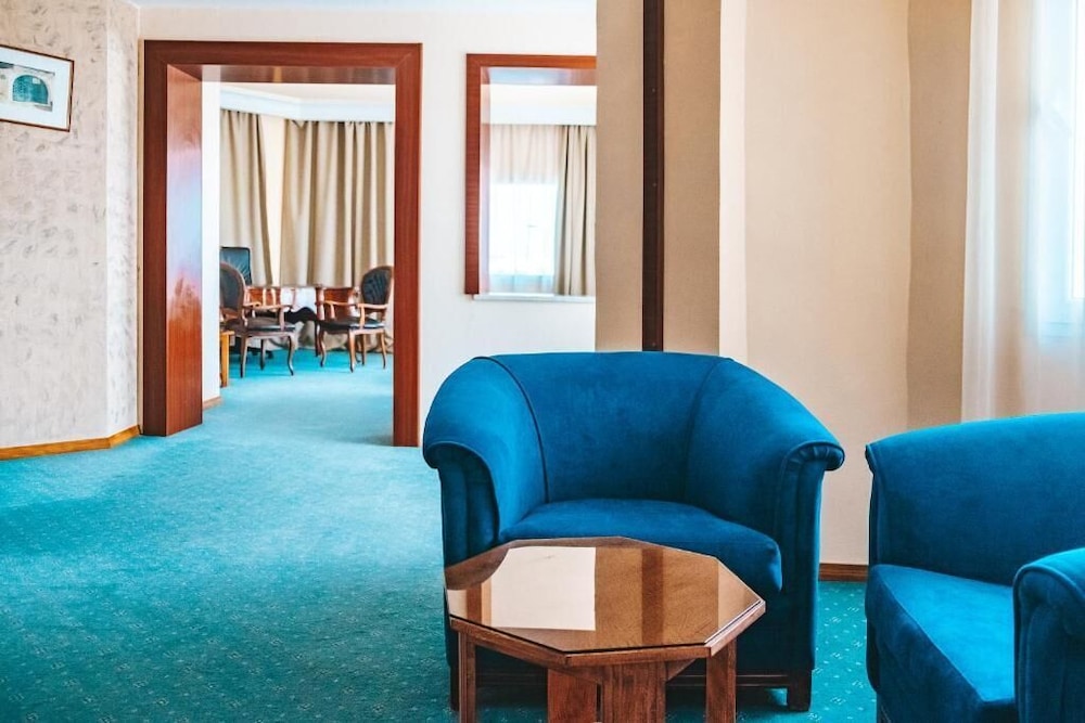 Hotel Marina Palace - Image 1