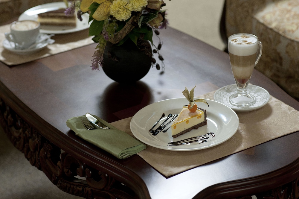 Amici Grand Hotel