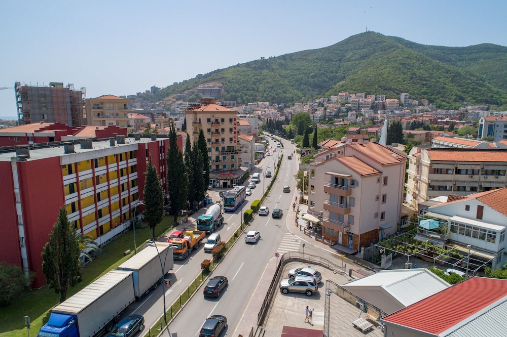 SMS Apartments