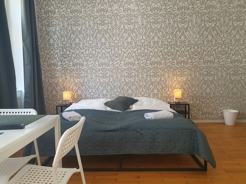 Modern 2BR Apartment Near Rennweg