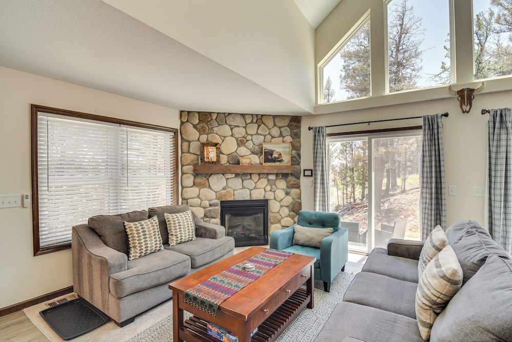 Fairplay Family Cabin on 2 + Acres! 25-0283
