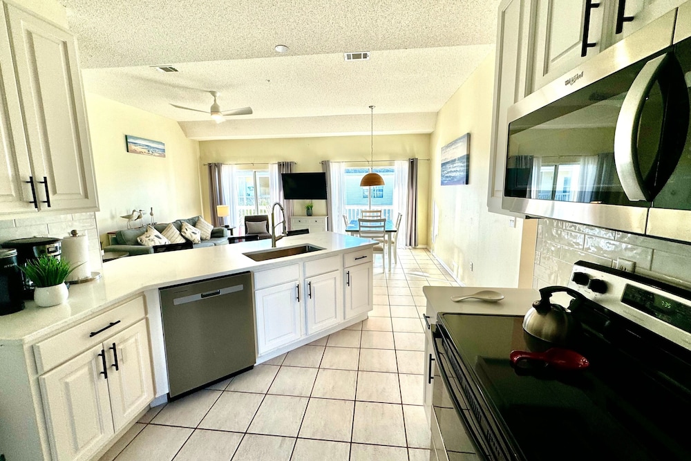 Seascape 4231 2 Bedroom Condo by RedAwning view 4