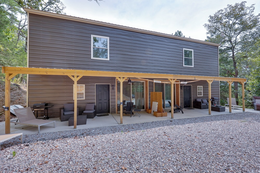 Duplex w/ Furnished Patio Near Lake Ouachita!