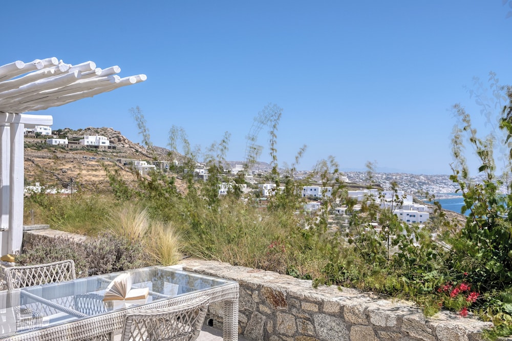 Aloft Suites Mykonos Island