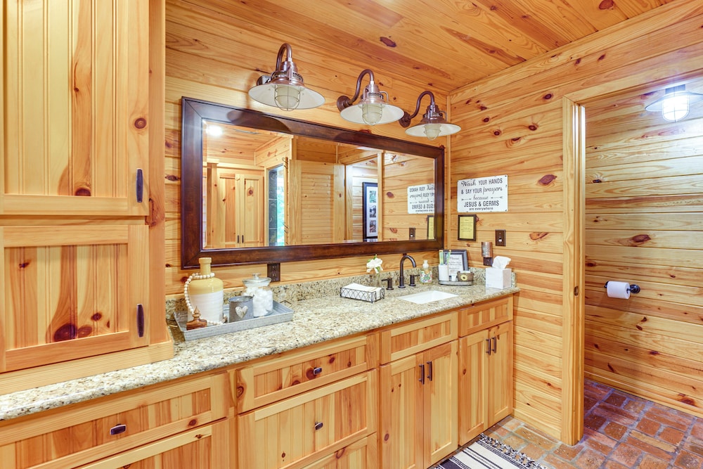 Riverfront Cabin w/ Outdoor Oasis in Seminary! - Property Image 38