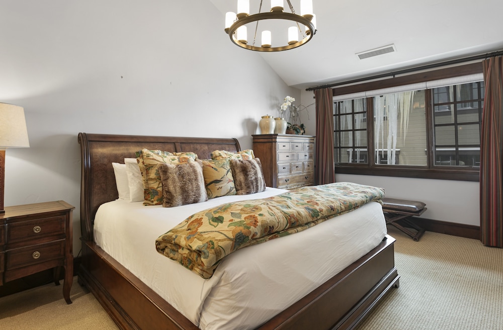 Arrowleaf Lodge- Two Bedroom #401 2 Condo