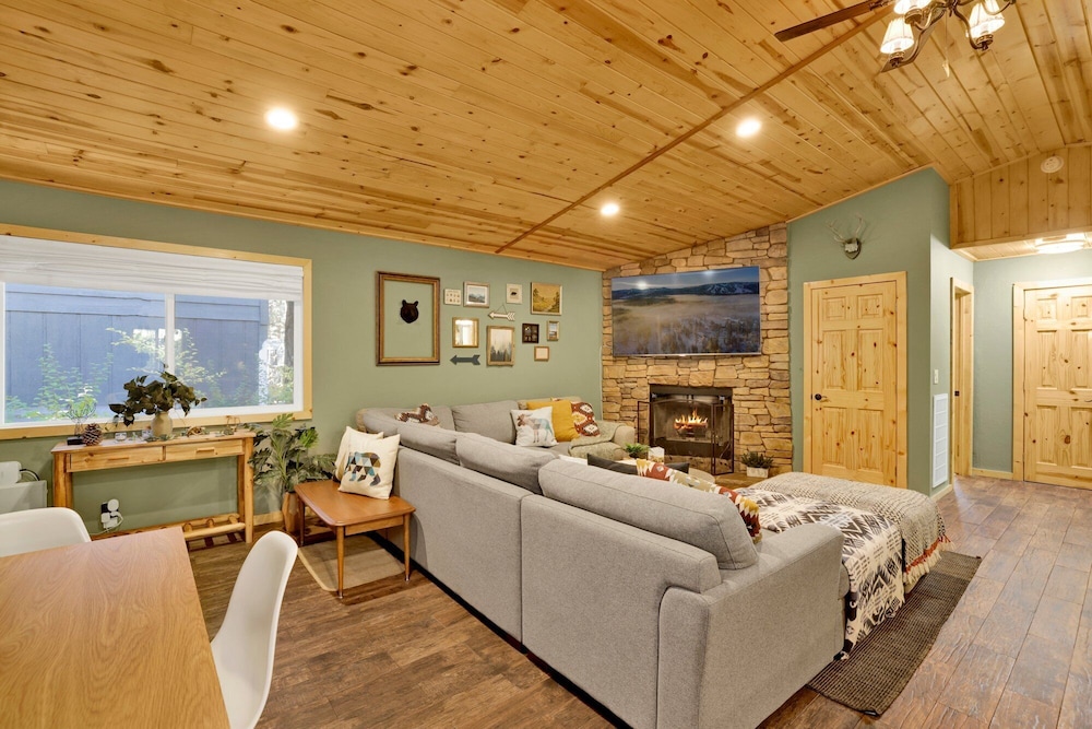 Country Club Cabin #357