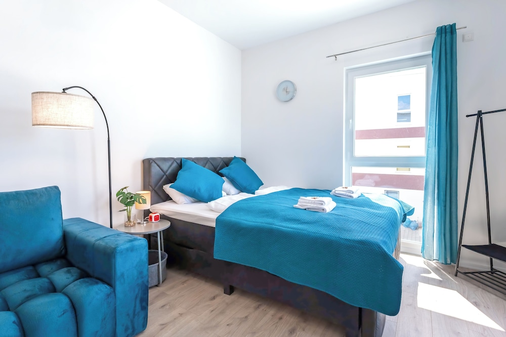 Lit Living-Luxury-Box Spring - Parking
