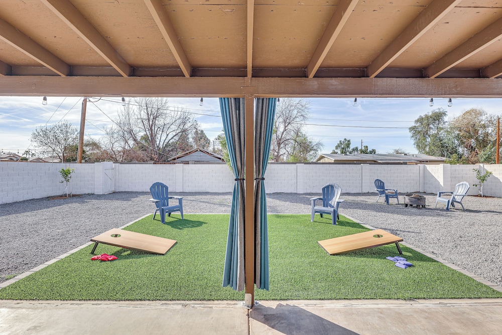 Patio Seating & Fire Pit: Family Home in Chandler!
